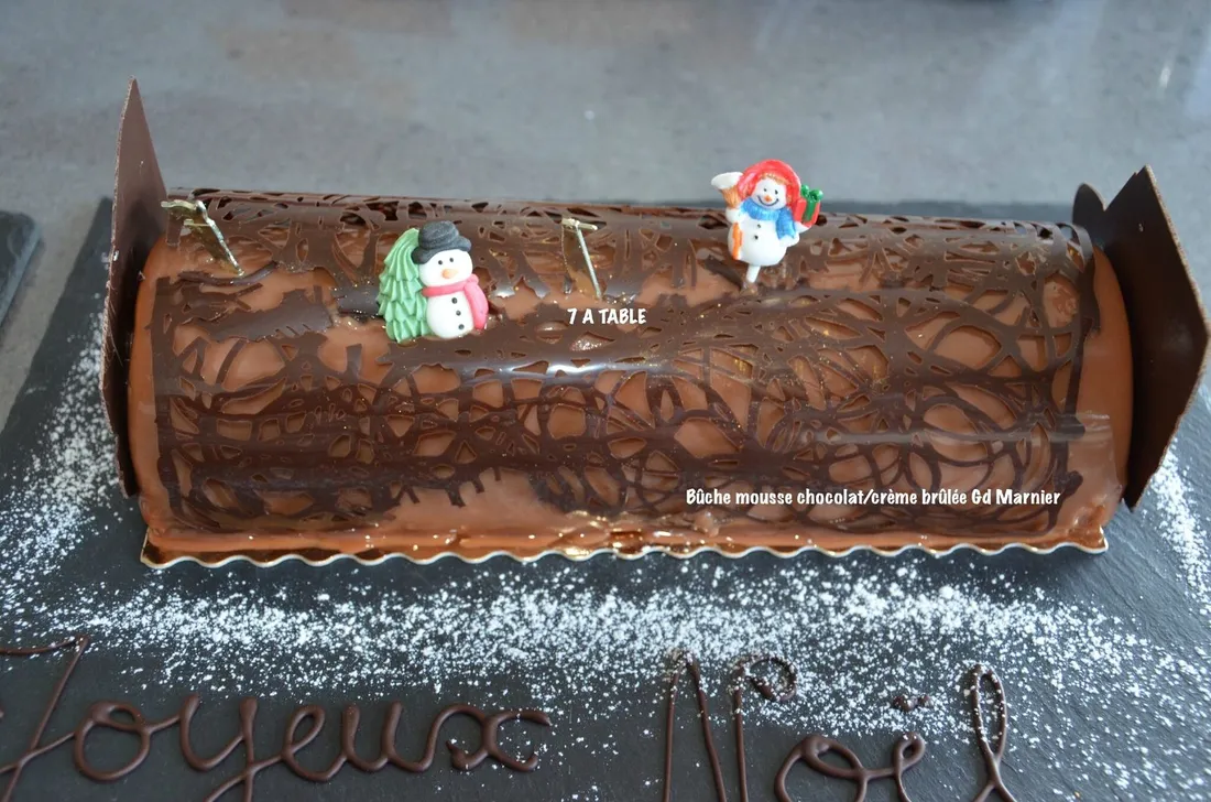 Bûche chocolat lacté - crème brûlée grand marnier