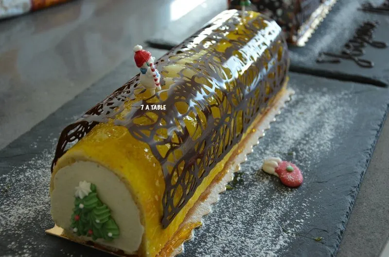 Bûche à la mousse de poire