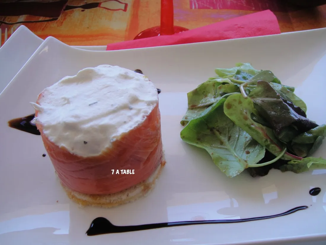 Charlotte au saumon frais et fume