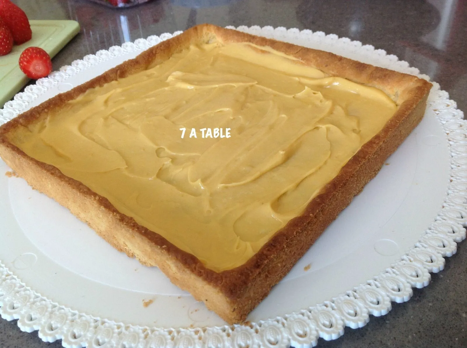 Tarte aux fraises sur cremeux passion et chantilly mascarpone