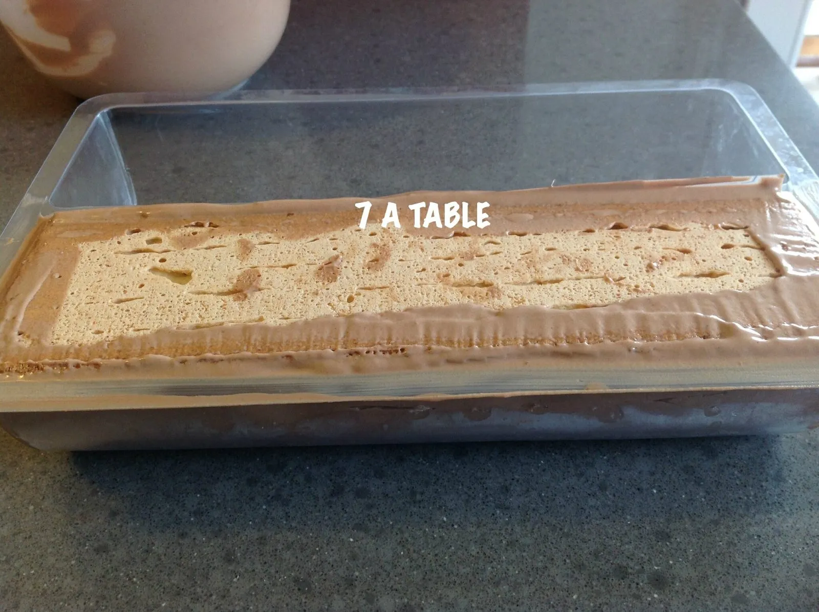 Bûche chocolat et son insert crème brûlée et confit mandarine